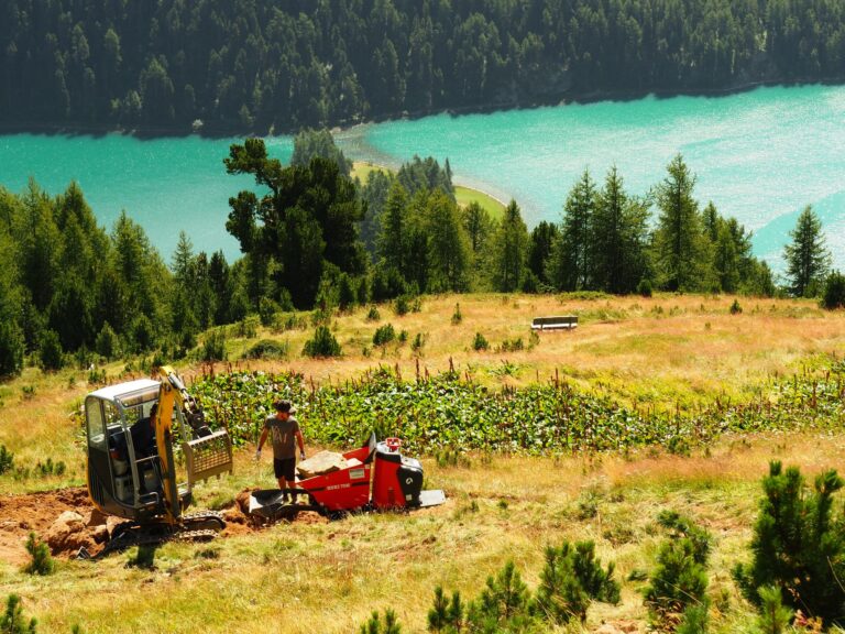 Lavori di costruzione del sentiero sulla Via Engiadina